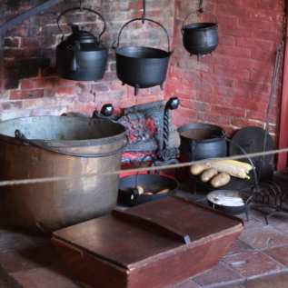 Revolution-era_cookware